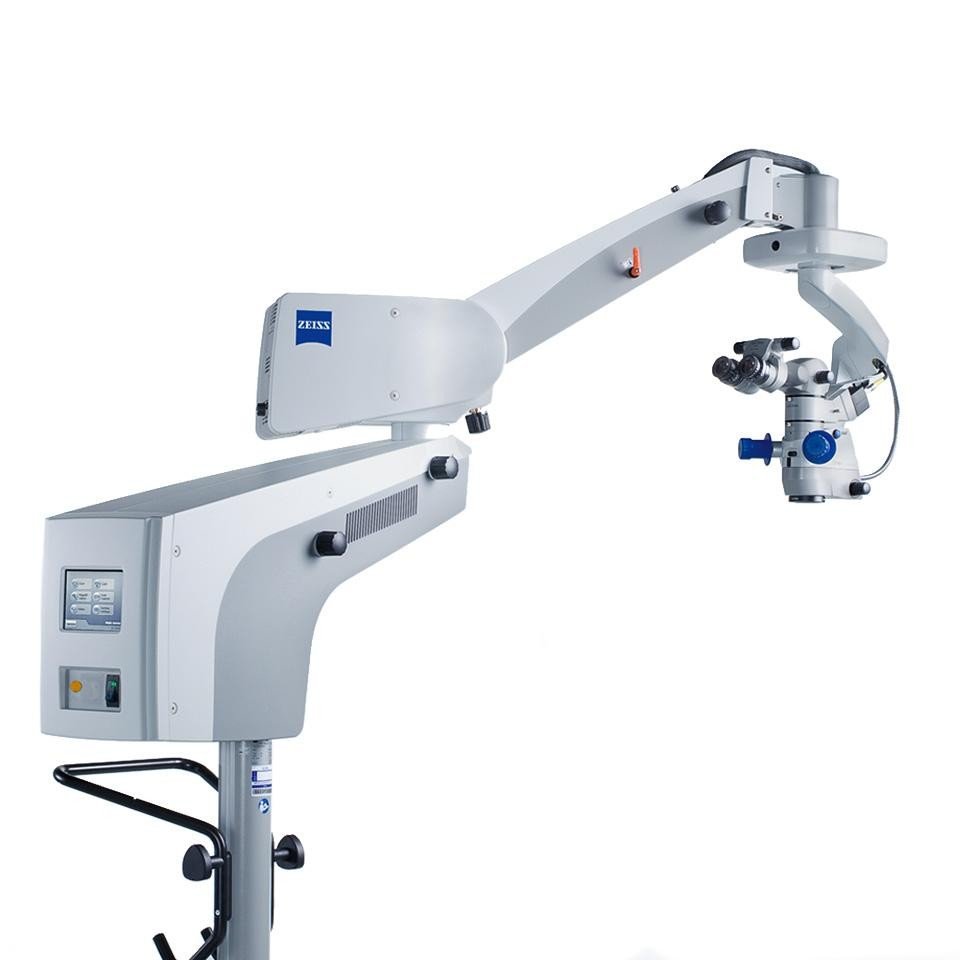ZEISS OPMI LUMERA i — ophthalmic surgical microscope with Stereo Coaxial Illumination.